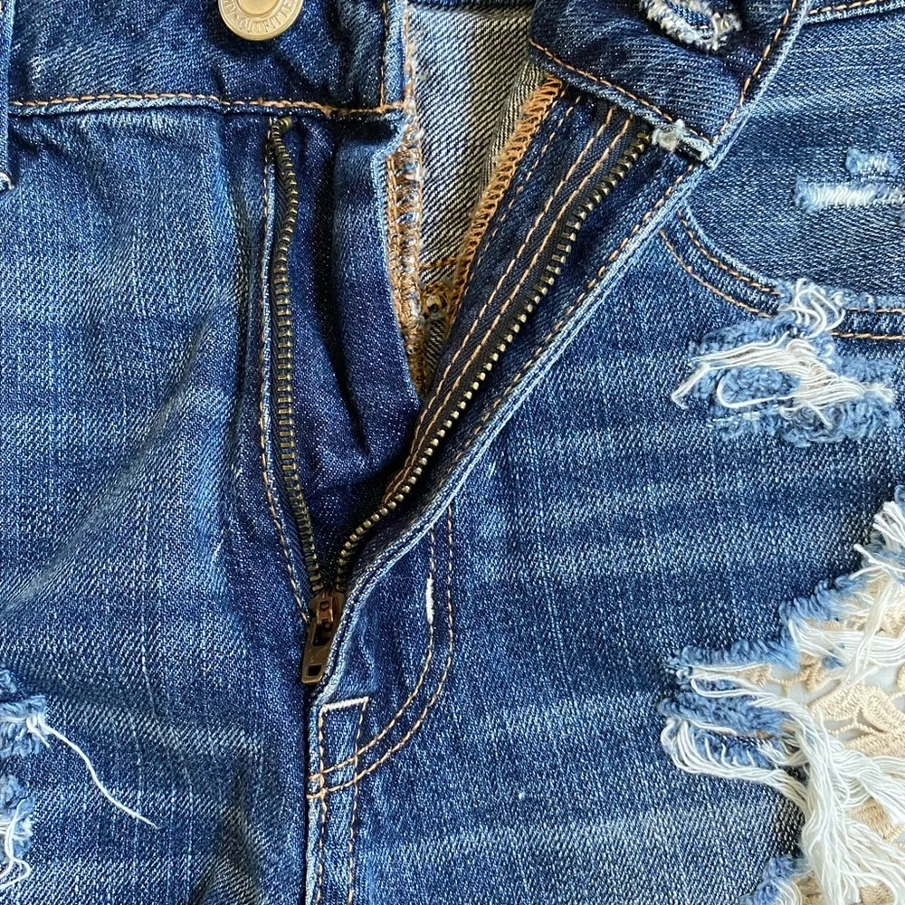 American Eagle outfitters denim blue jean shorts size 6 - Picture 8 of 10